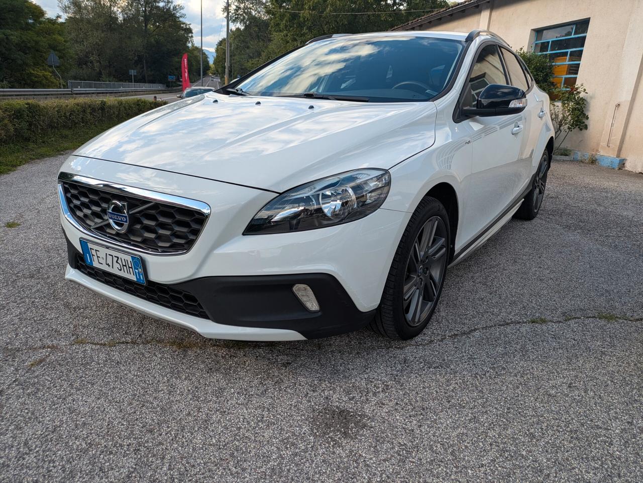 VOLVO V40 CROSS COUNTRY D2 MOMENTUM