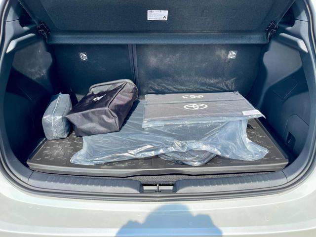 TOYOTA Yaris 1.5 130 Hybrid 5 porte Lounge - NUOVA