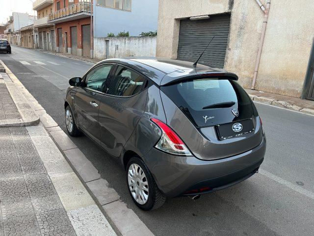 LANCIA Ypsilon 1.2 69 CV 5 porte Silver