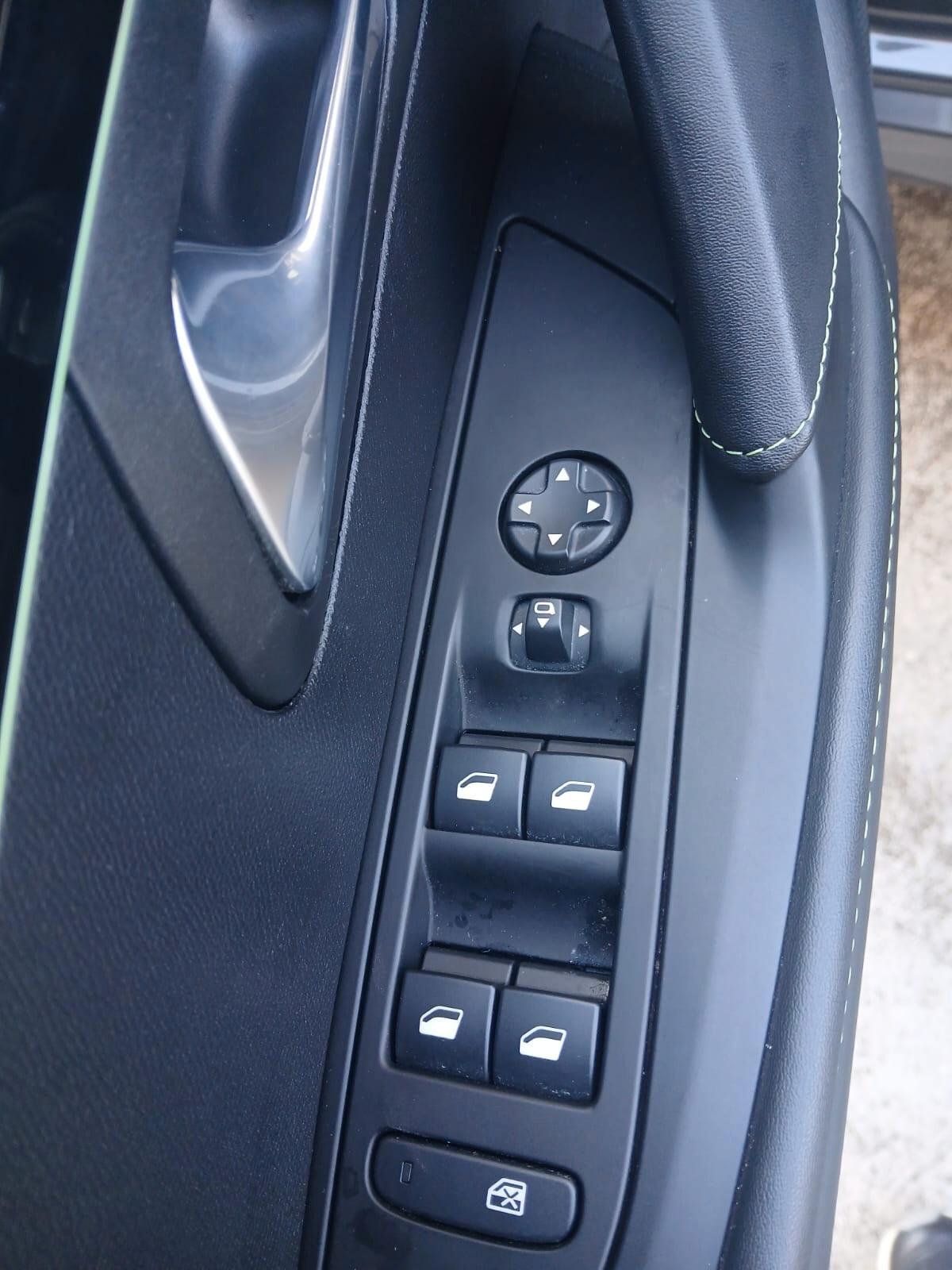 Peugeot 208 PureTech 100 Stop&Start 5 porte GT