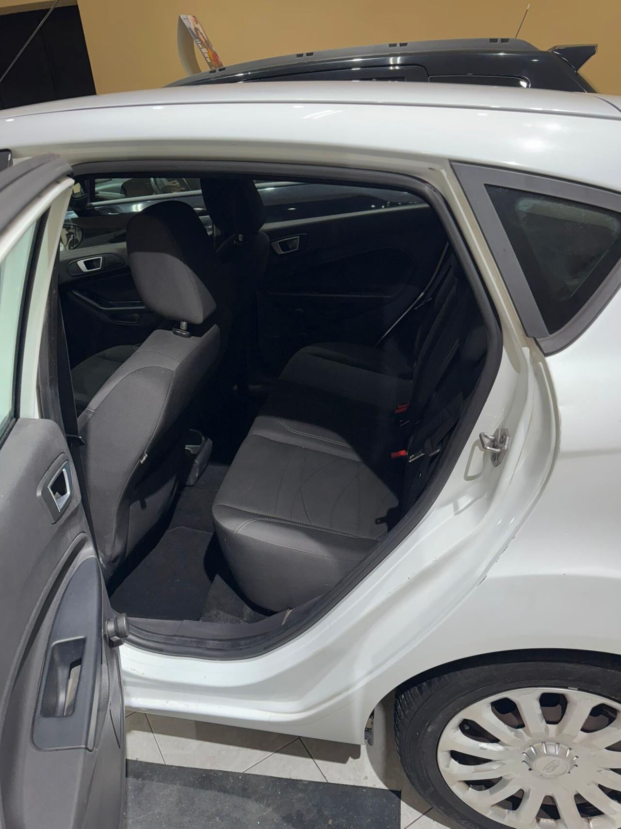 Ford Fiesta 1.5 TDCi 75CV 5 porte Titanium