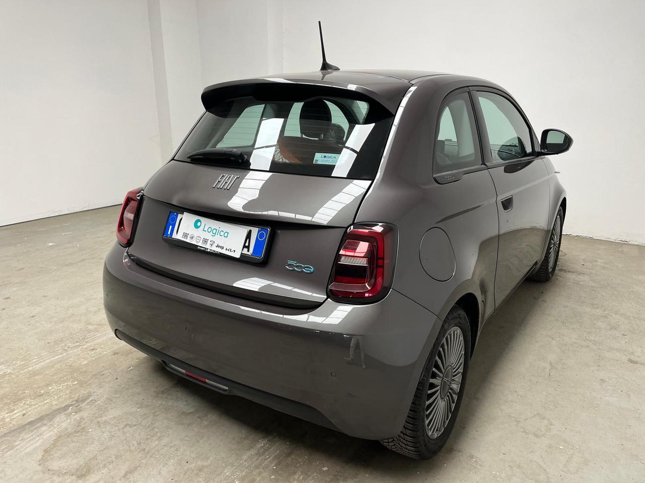 FIAT 500e - 500e 42 kWh Icon +