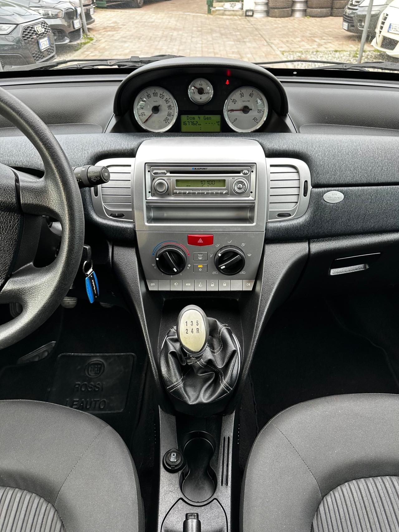 Lancia Ypsilon 1.2 69 CV Elle