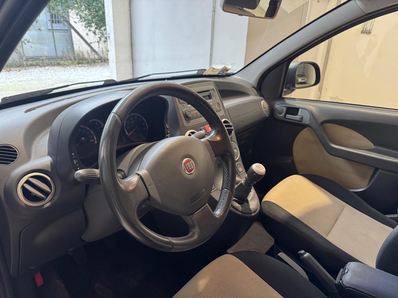 Fiat Panda Cross 4x4 con bloccaggio differenziale