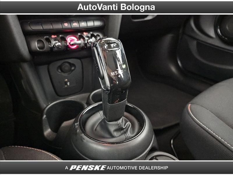 MINI Mini 5 porte Mini 5p 1.5 One Essential 102cv auto