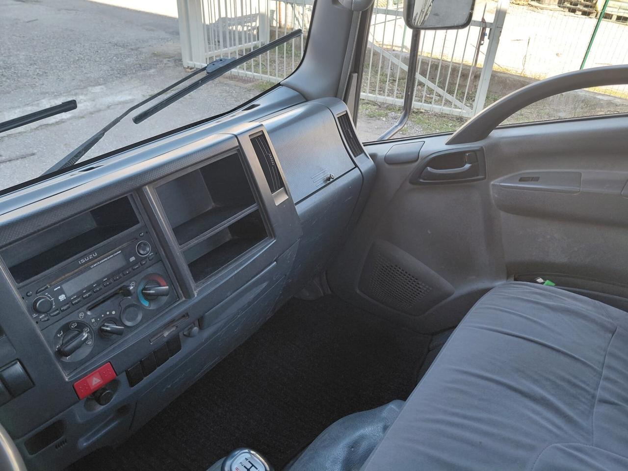 Isuzu NLR 85A 3.0 ribaltabile trilaterale