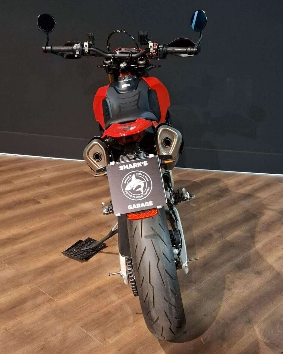 Ducati Hypermotard 698