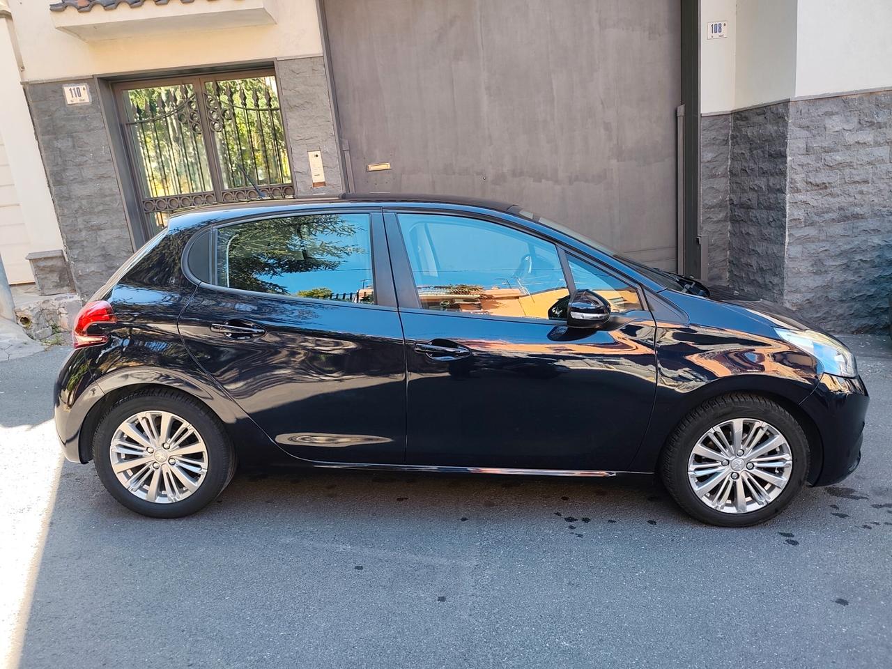 Peugeot 208 1.2 benzina 2018 solo 78.000 km