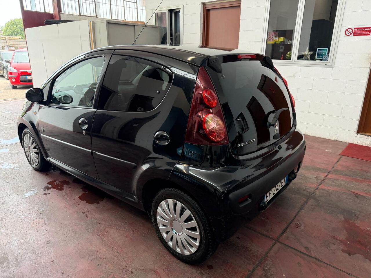 Peugeot 107 1.0 68CV 5p. Superga neopat