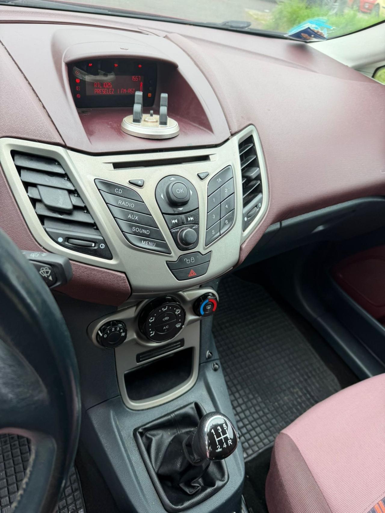 FORD FIESTA 1.2 BENZINA GPL NEOPATENTATI