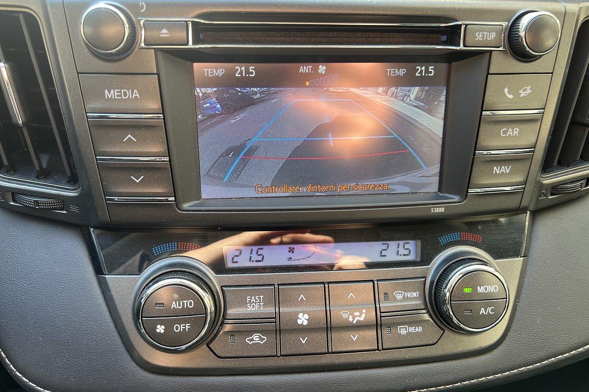 TOYOTA RAV4 2.0 D-4D 2WD