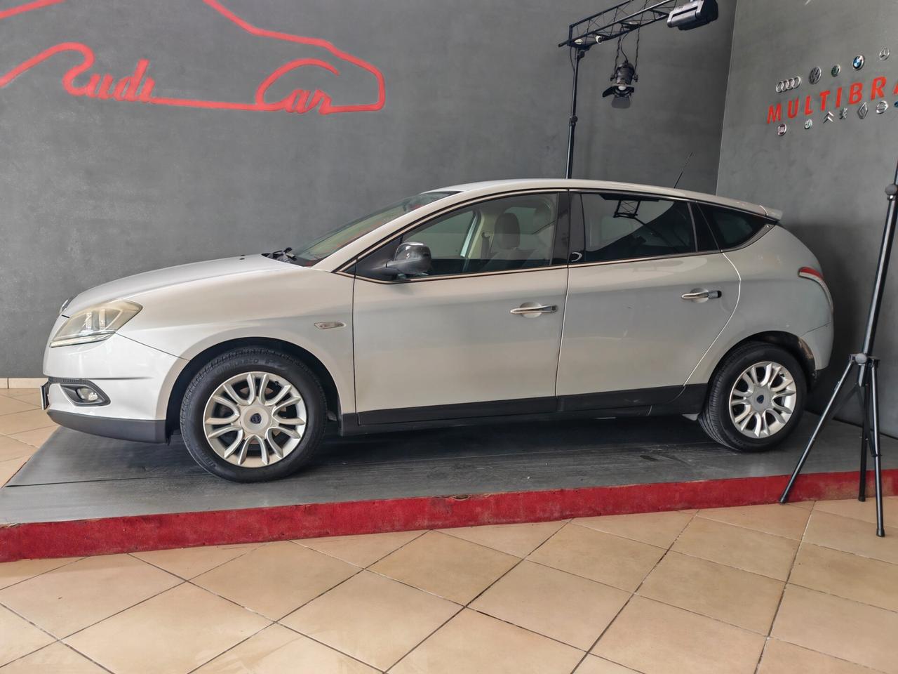 Lancia Delta 1.6 MJT DPF Silver