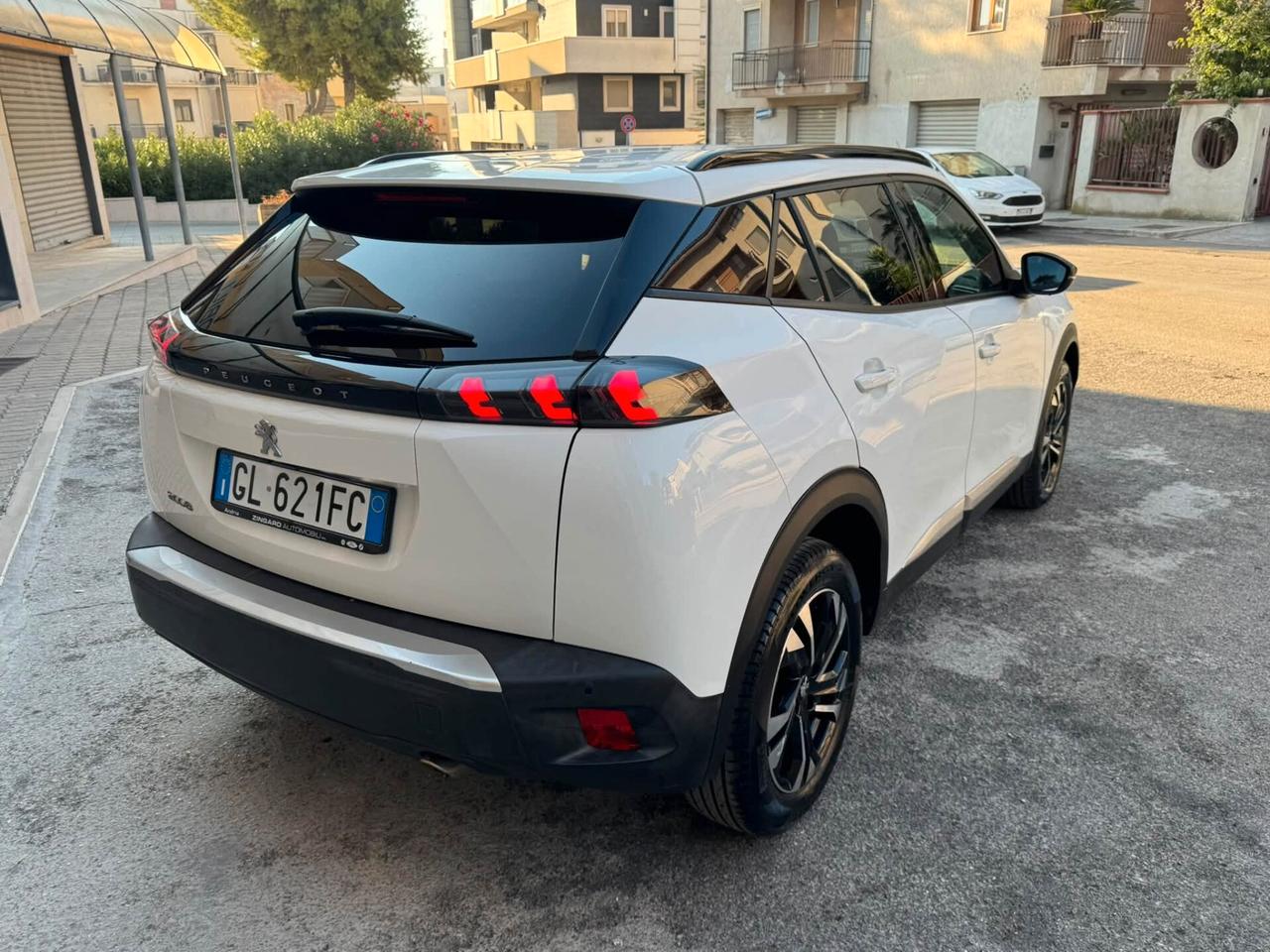 PEUGEPT 2008 1.5 HDI 110 CV. E6 ALLURE PAK PERFETTA