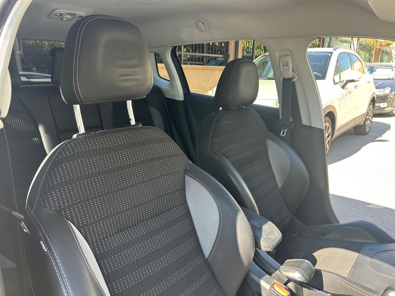 Peugeot 2008 BlueHDi 100 Allure