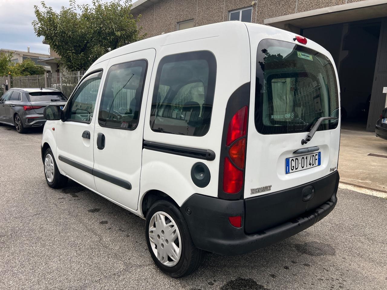 Renault Kangoo 1.4 cat Proactive cambio automatico