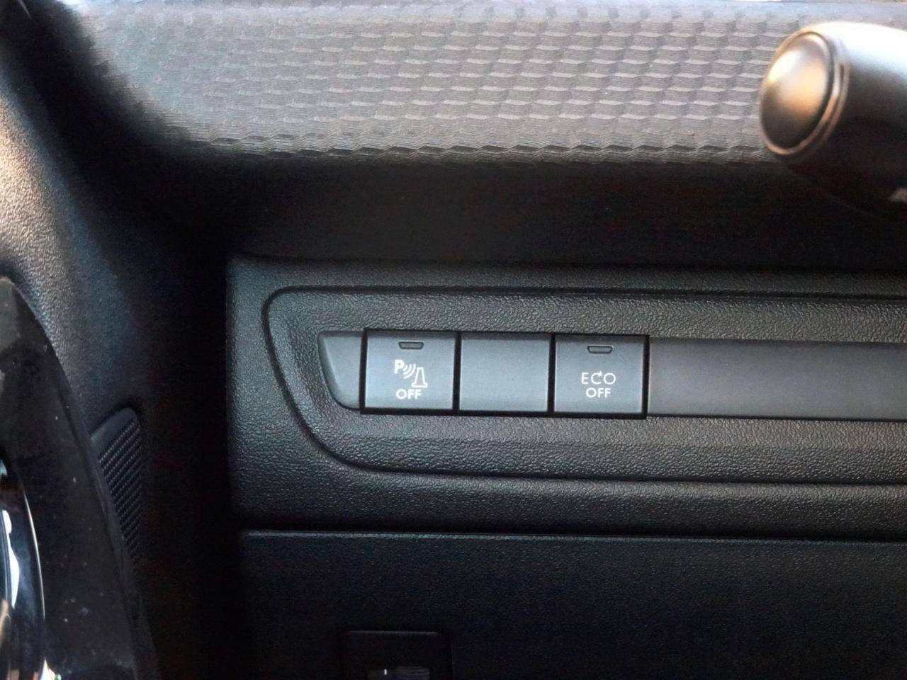 Peugeot 2008 1° serie PureTech 82 Allure -UNICO PROPRIETARIO-