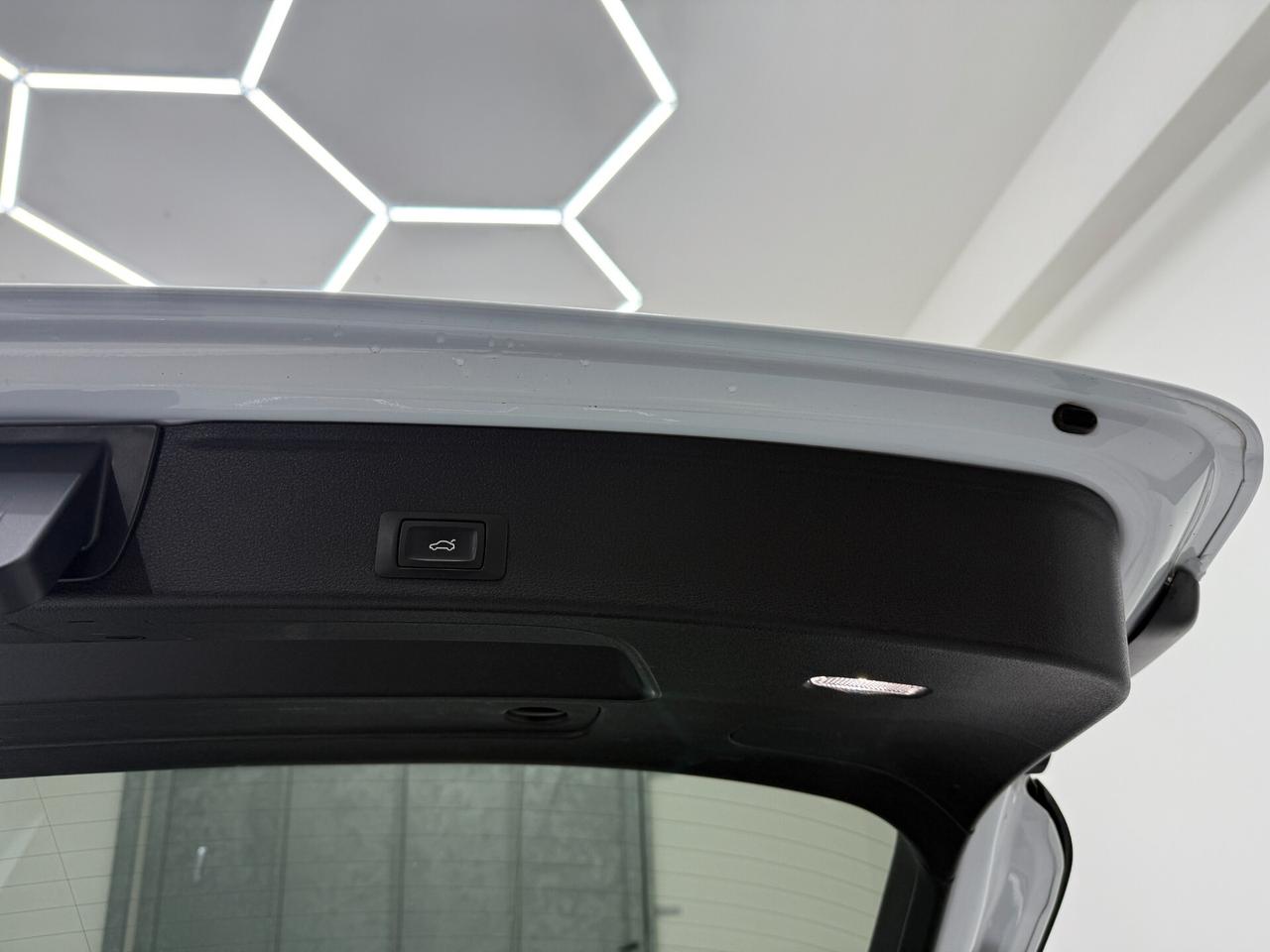 Audi A4 40 TDI MHEV quattro S line edition