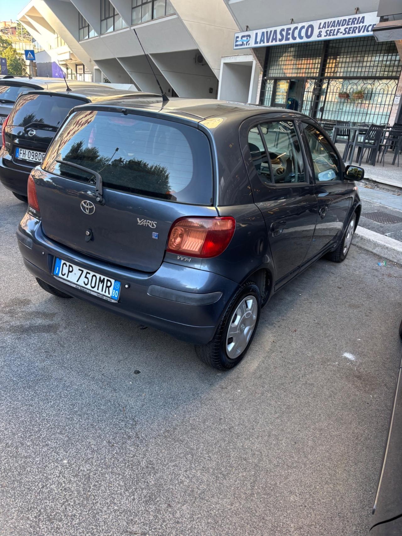 Toyota Yaris 1.0i 16V cat 5 porte Sol euro 4