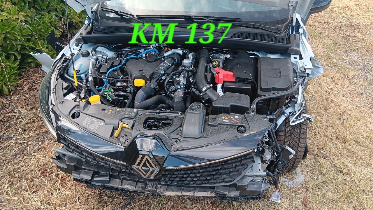 Renault Clio incidentata sinistrata mondialcars 12.025