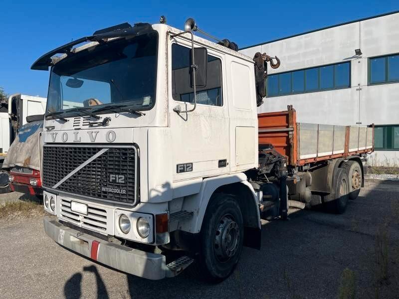VOLVO FL12 6X2 GRU HAIB 140 E CASSONE RIBALTABILE TRILATERALE