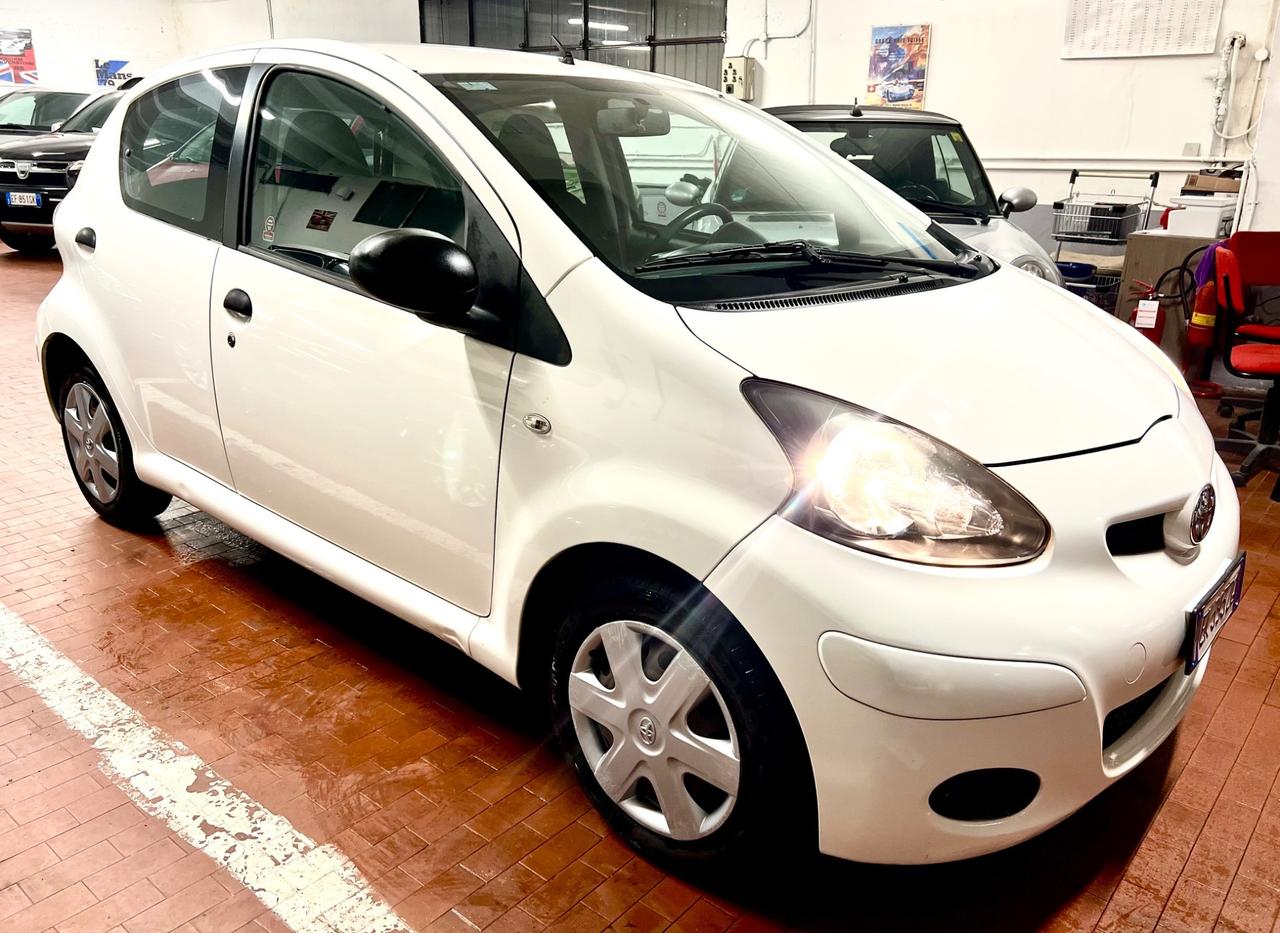 Toyota Aygo 1.0 benzina €5 OK NEOPATENTATI