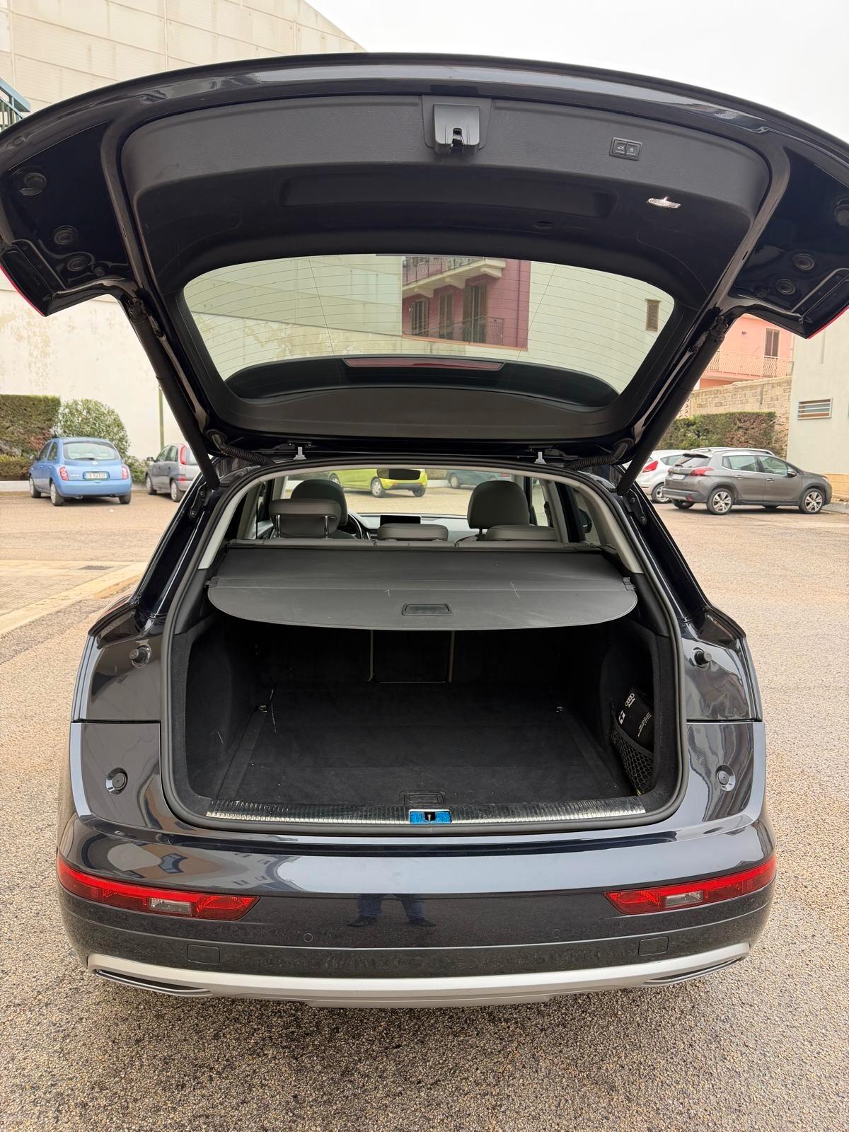 Audi Q5 35 TDI quattro S tronic Business Design