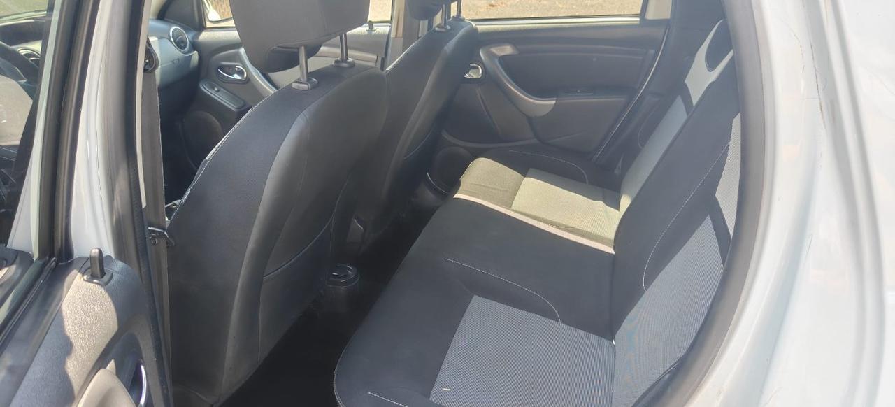 Dacia Duster 1.6 Laureate Family Gpl 4x2 s&s 115cv