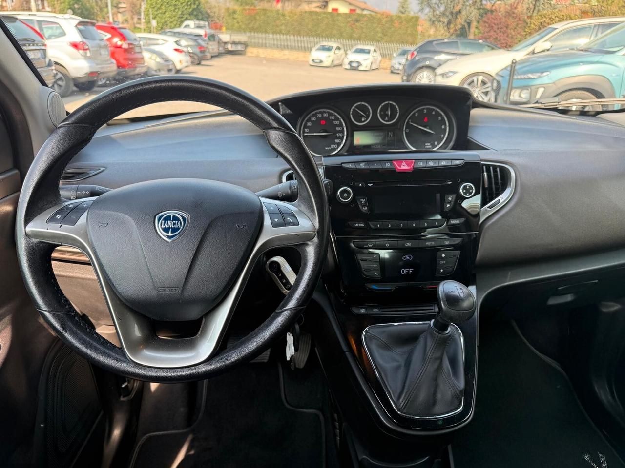 Lancia Ypsilon 0.9 TwinAir 85 CV 5 porte S&S DFN Platinum