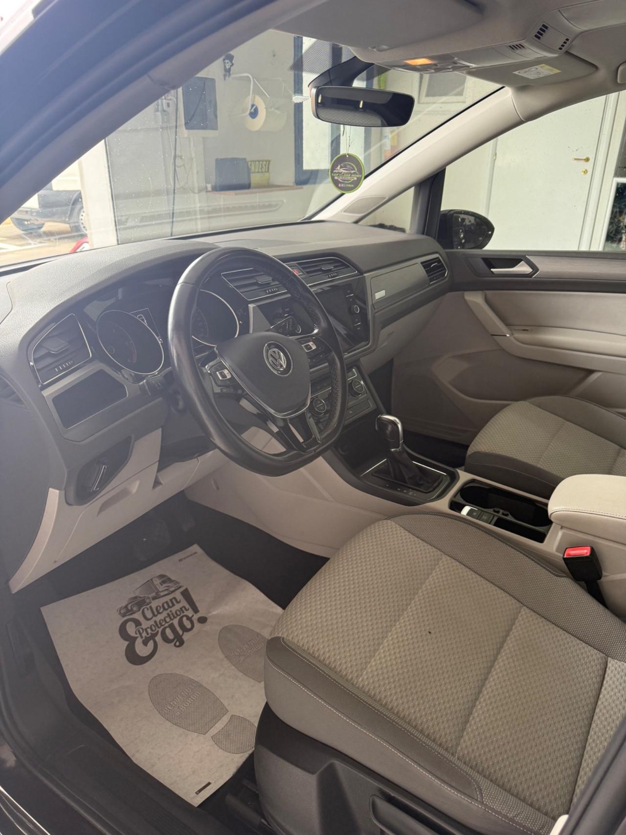 Volkswagen Touran 2.0 TDI 150 CV SCR DSG Comfortline BlueMotion Tech.