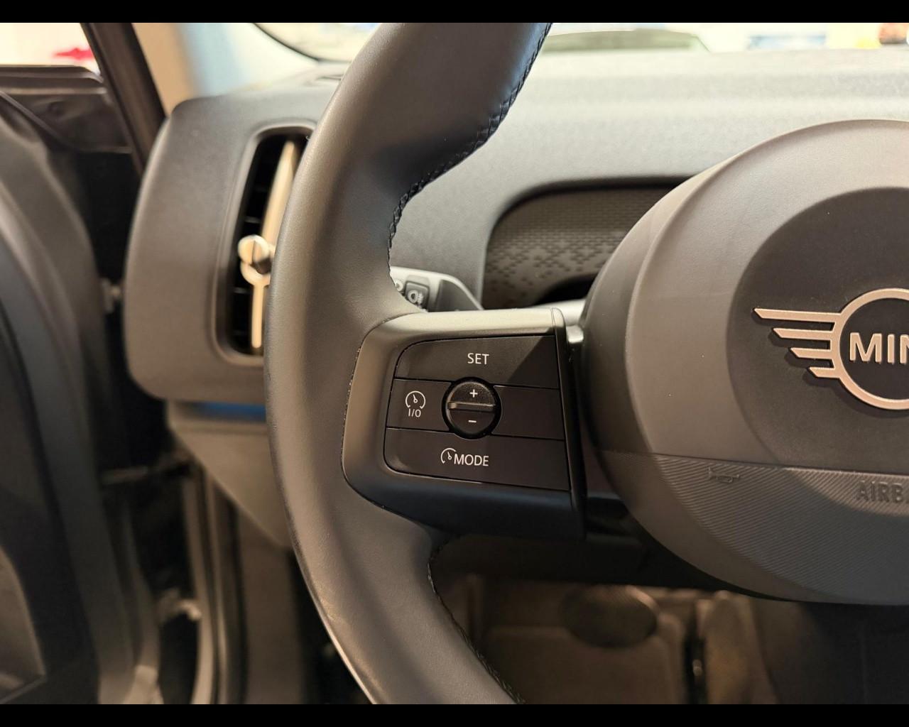 MINI Mini Countrym.(U25) - Mini Countryman D Essential