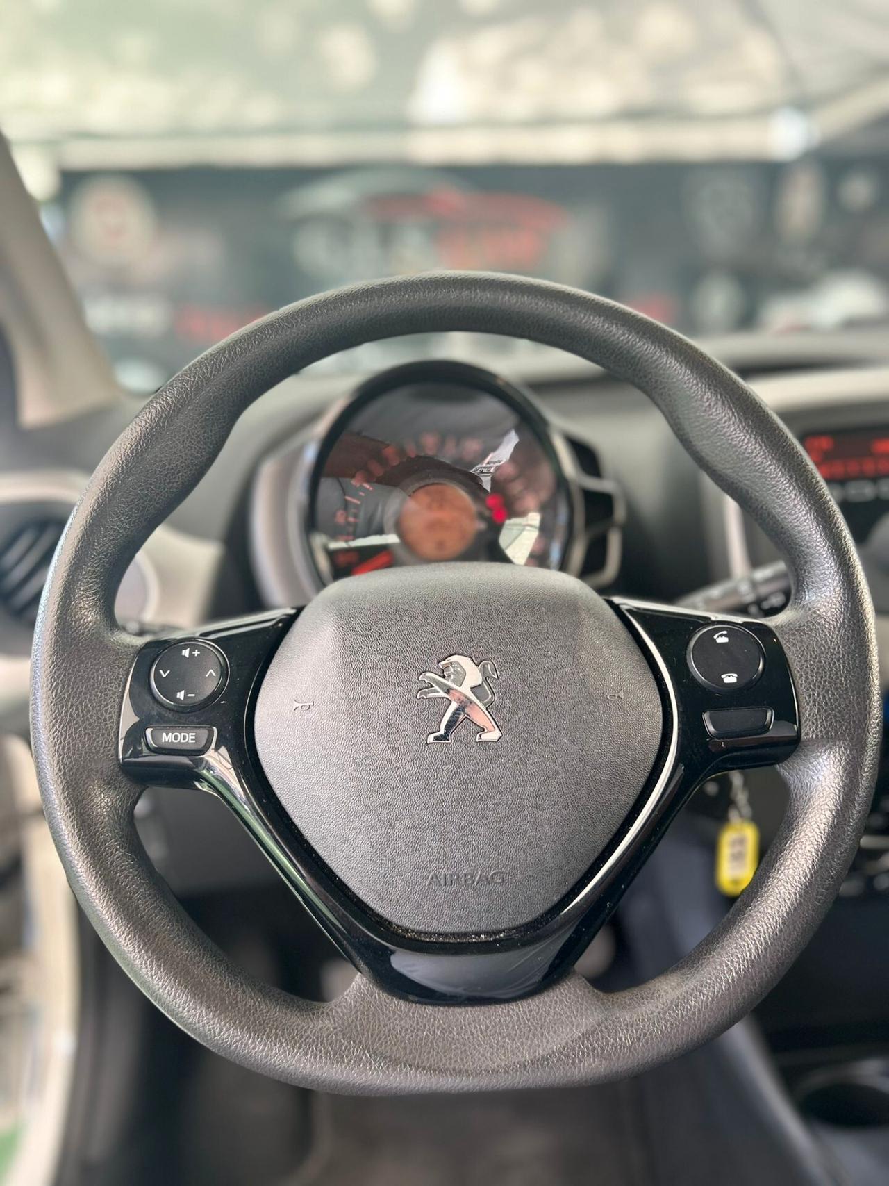 Peugeot 108 1.0 Benzina VTi 68 cv 5 porte