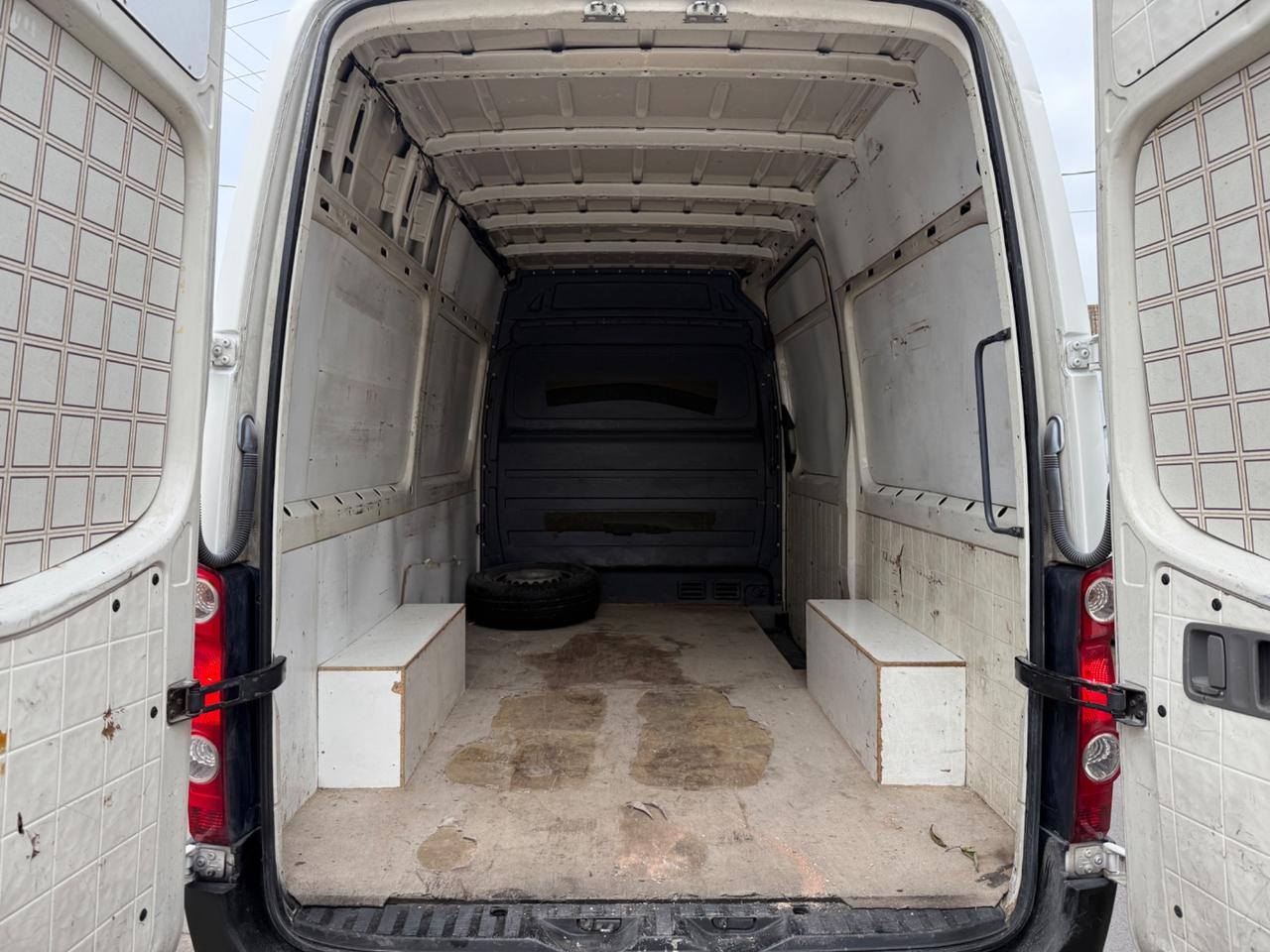 Volkswagen Crafter 50-35 2.5 TDI 136CV PM-TM-RG furgone (100kw)
