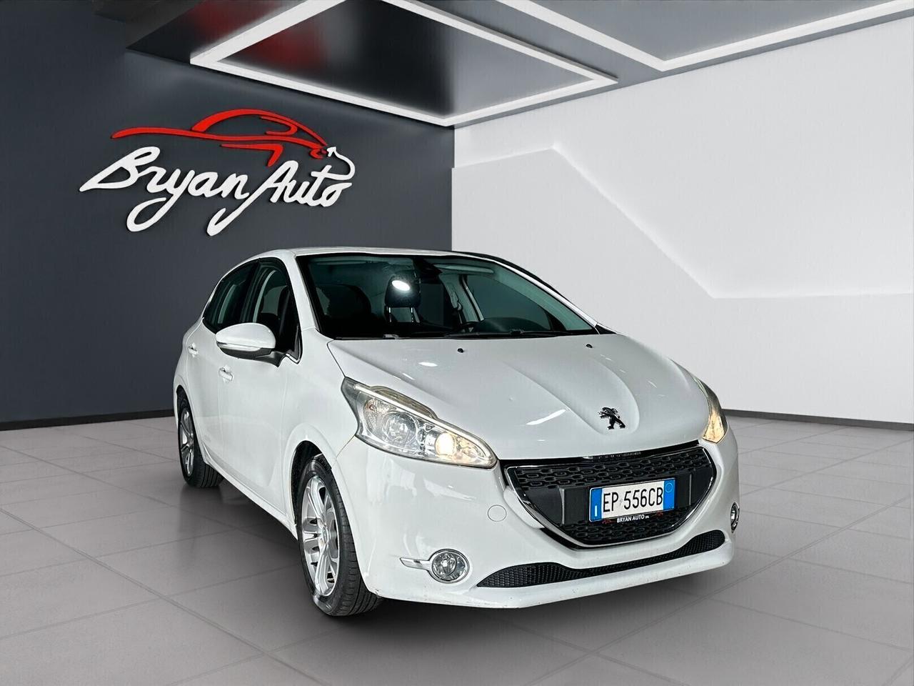 Peugeot 208 1.2 PURETECH 82 CV 5 porte Allure