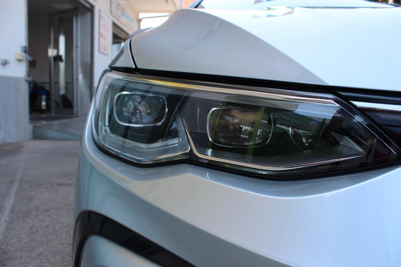 Volkswagen Golf 8 R LINE 2.0 TDI