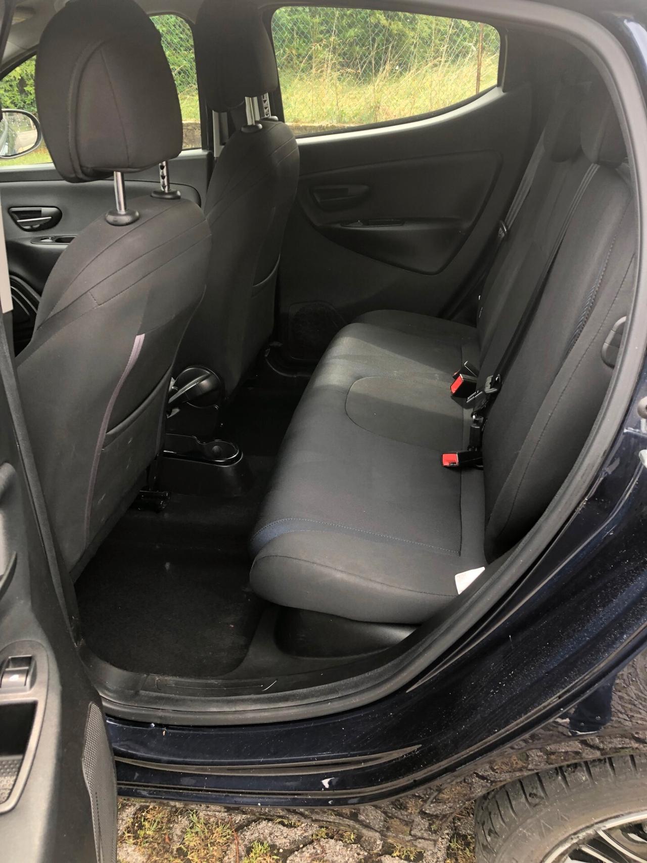 Lancia Ypsilon 1.2 69 CV 5 porte Elefantino Blu