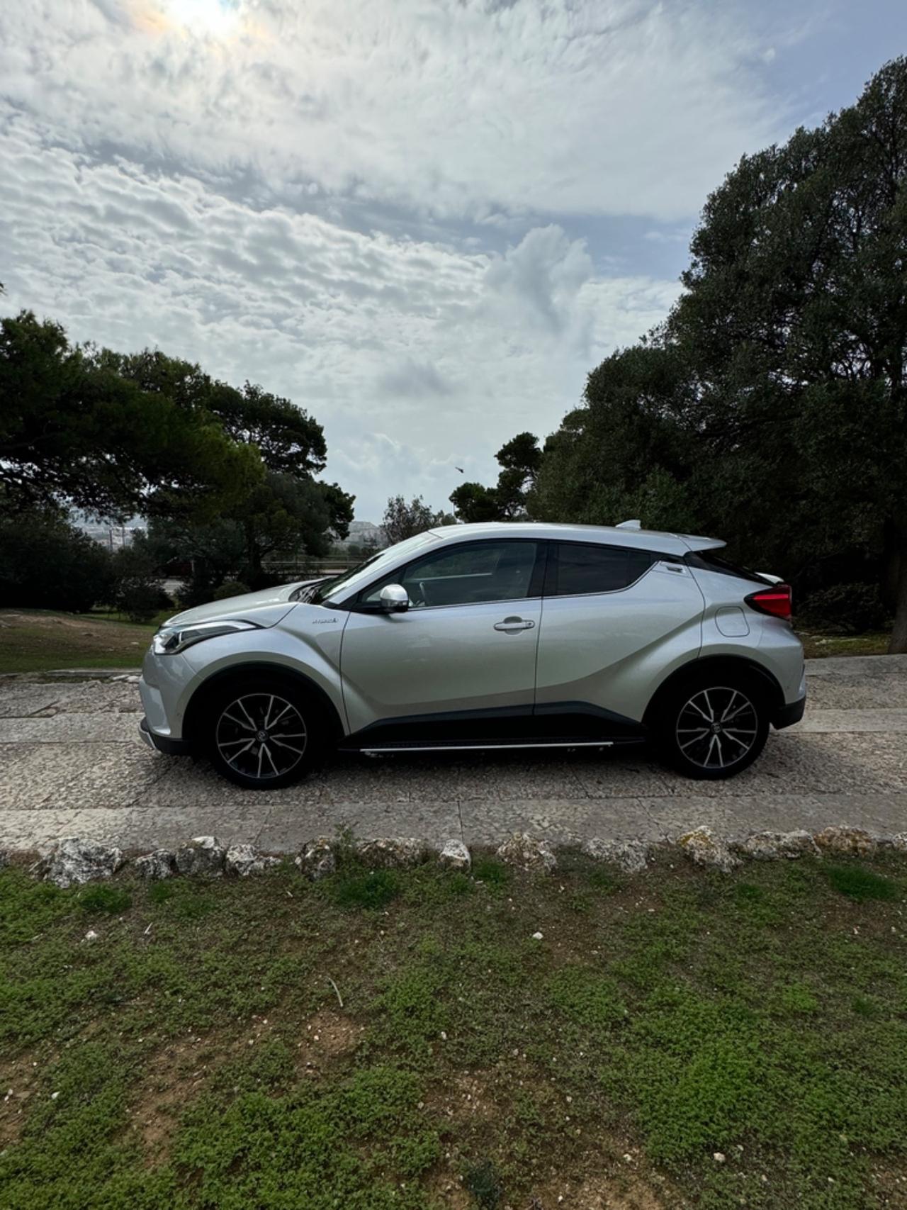 Toyota C-HR 1.8 Hybrid E-CVT Lounge