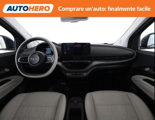 FIAT 500e Berlina 42 kWh La Prima