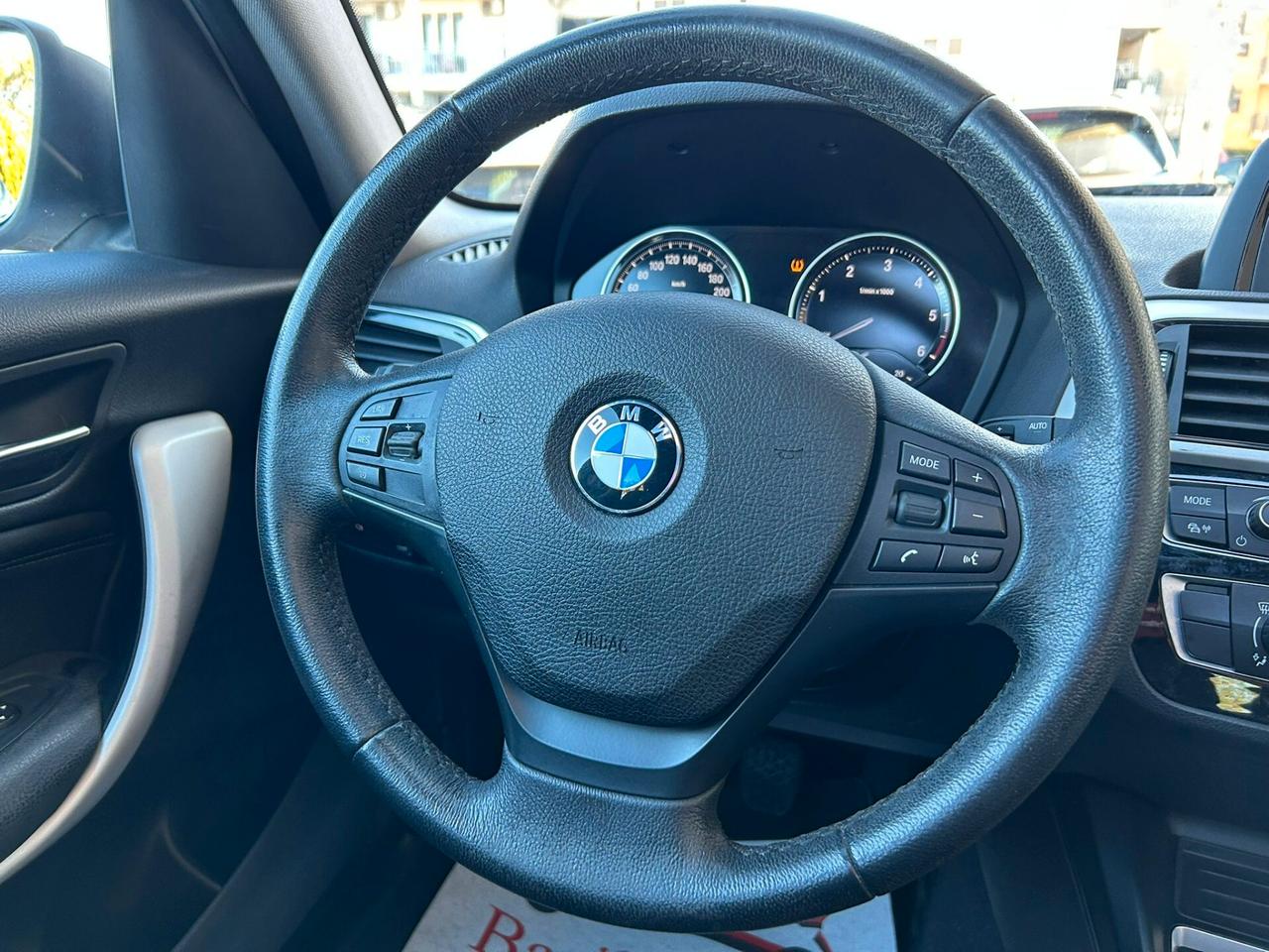 Bmw 114 114d 5p. Advantage