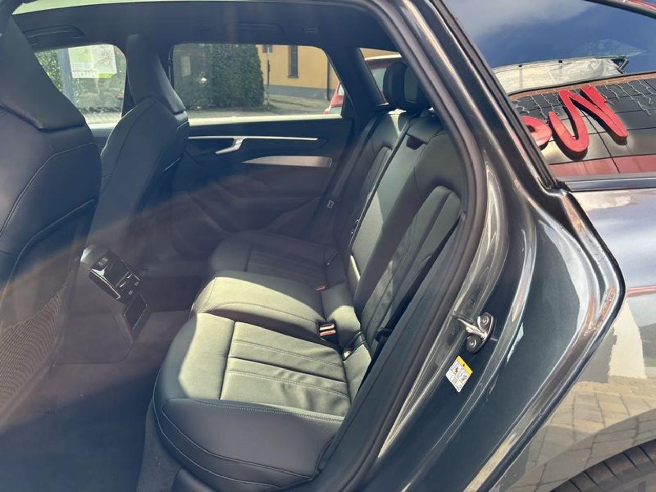 Audi A6 Avant TDI 150 kW S tronic S line edition MATRIX