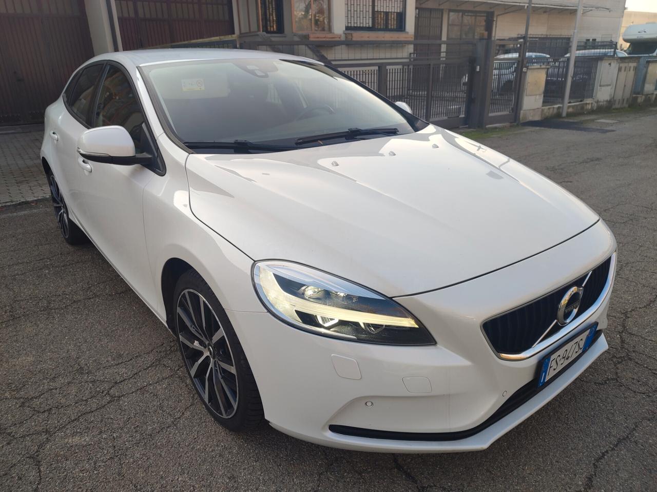 VOLVO V40 DEL 2018 DIESEL EURO6B AUTOMATICA COME NUOVA