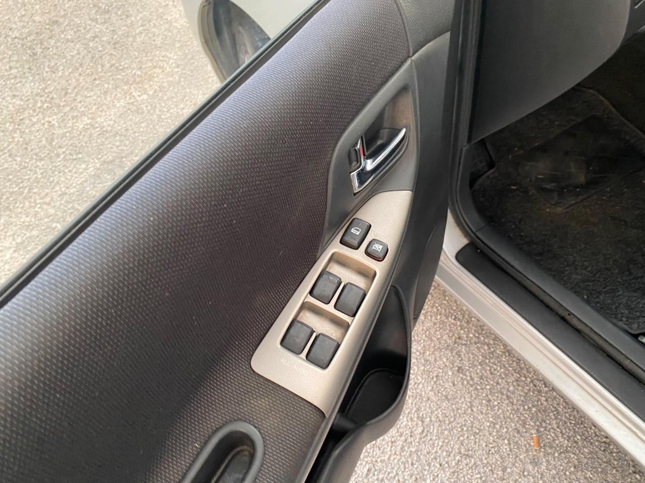 Toyota Corolla Verso 1.6 benz 110cv full 2004