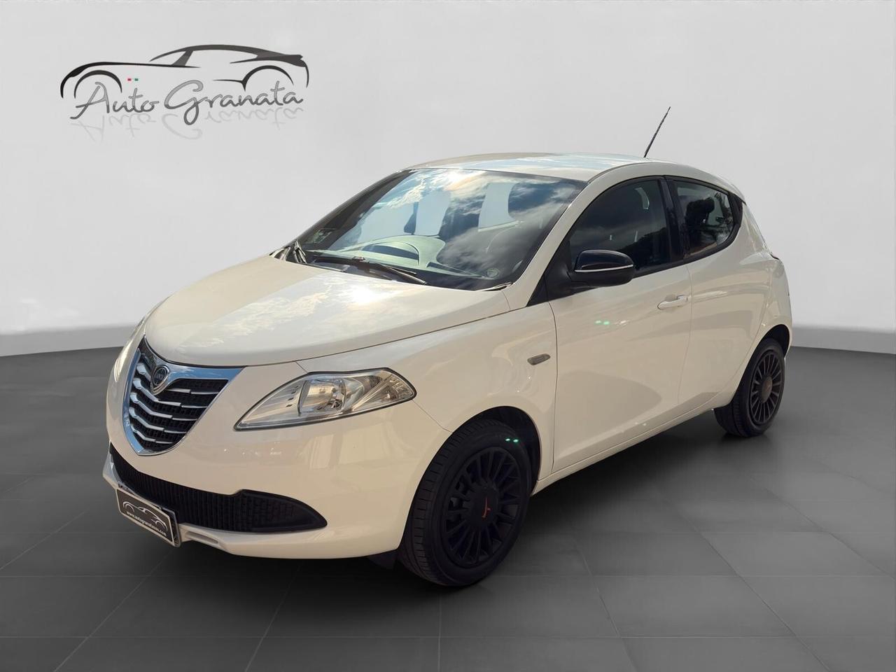 Lancia Ypsilon 1.2 69cv GPL Elefantino Rosa