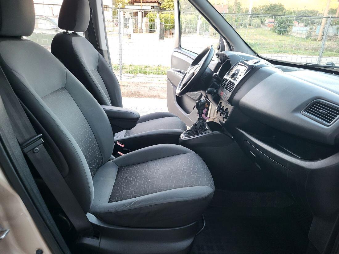 Fiat Doblo Doblò 1.6 MJT 5 POSTI Emotion con GANCIO TRAINO