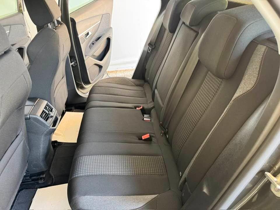 Peugeot 3008 BlueHDi 130 S&S EAT8 Business