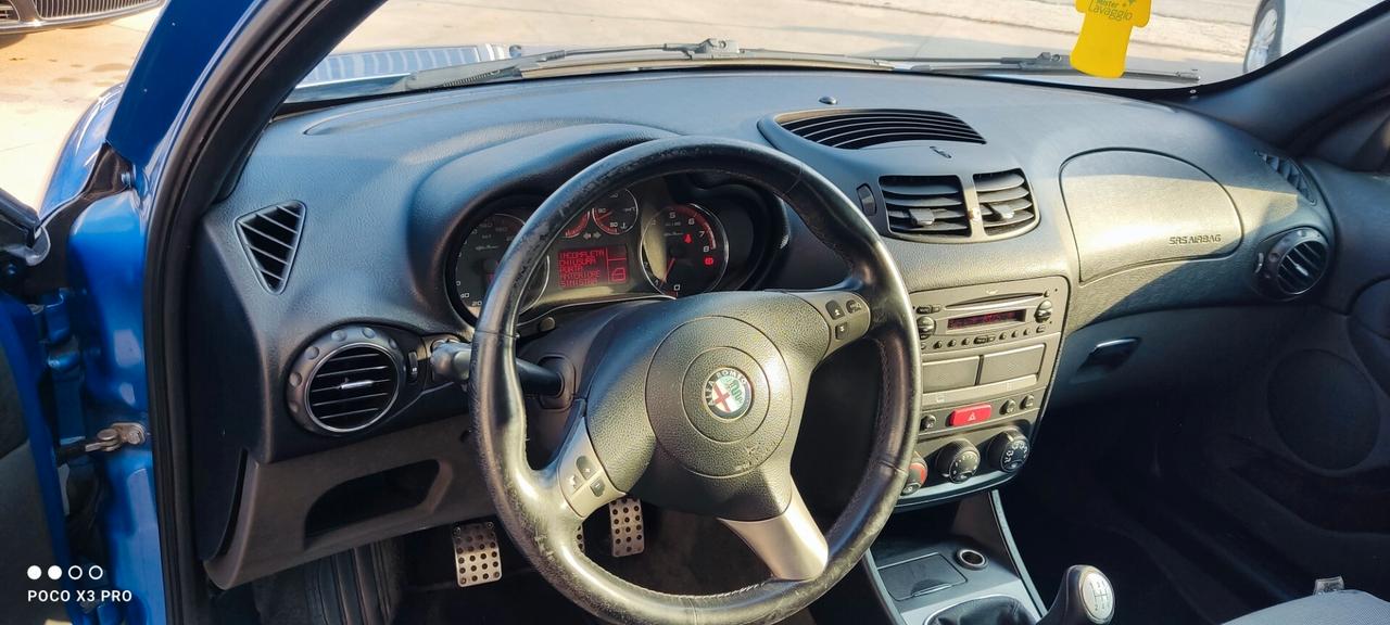 Alfa Romeo 147 1.6 16V TS (105) 3 porte Black Line