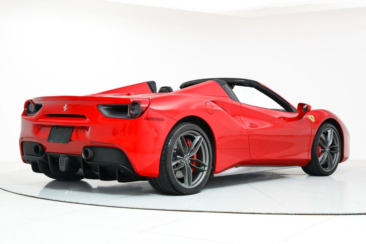 Ferrari 488 Spider NOLEGGIO LUNGO TERMINE - LEASING FULL INCLUSIVE