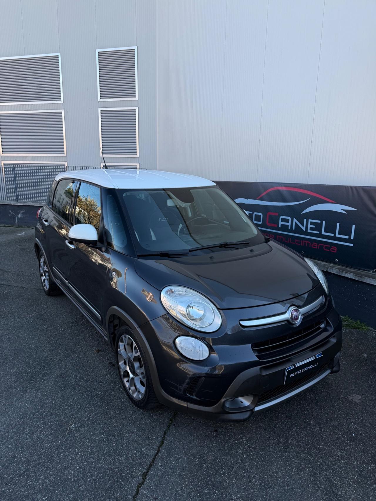 Fiat 500L Living 1.6D 105 CV BICOLOR TREKKING