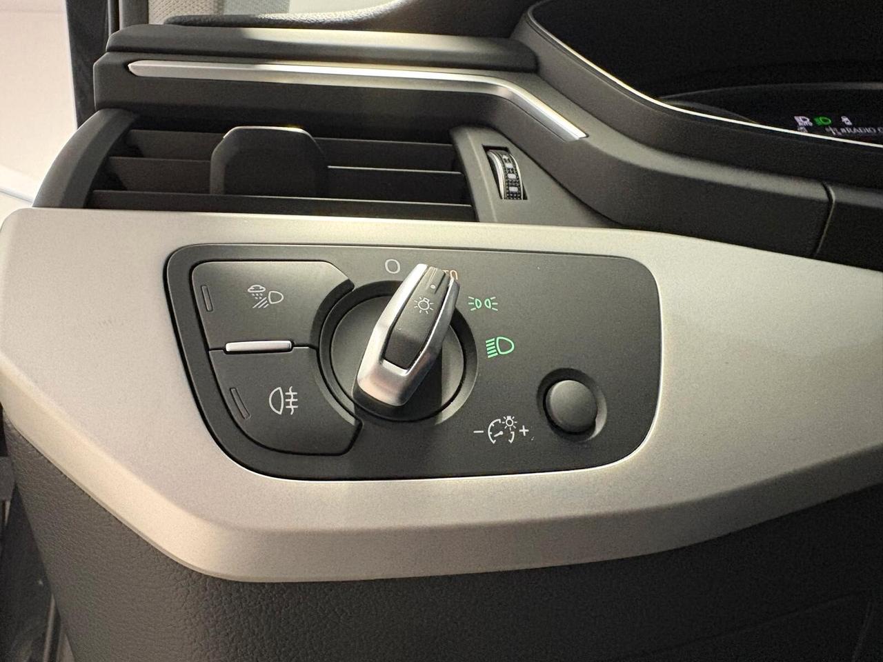 Audi A4 30 TDI/136 CV S tronic line edition