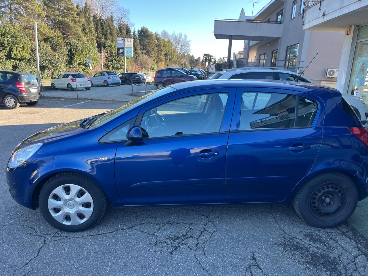 Opel Corsa 1.4 16V 5 porte Cosmo