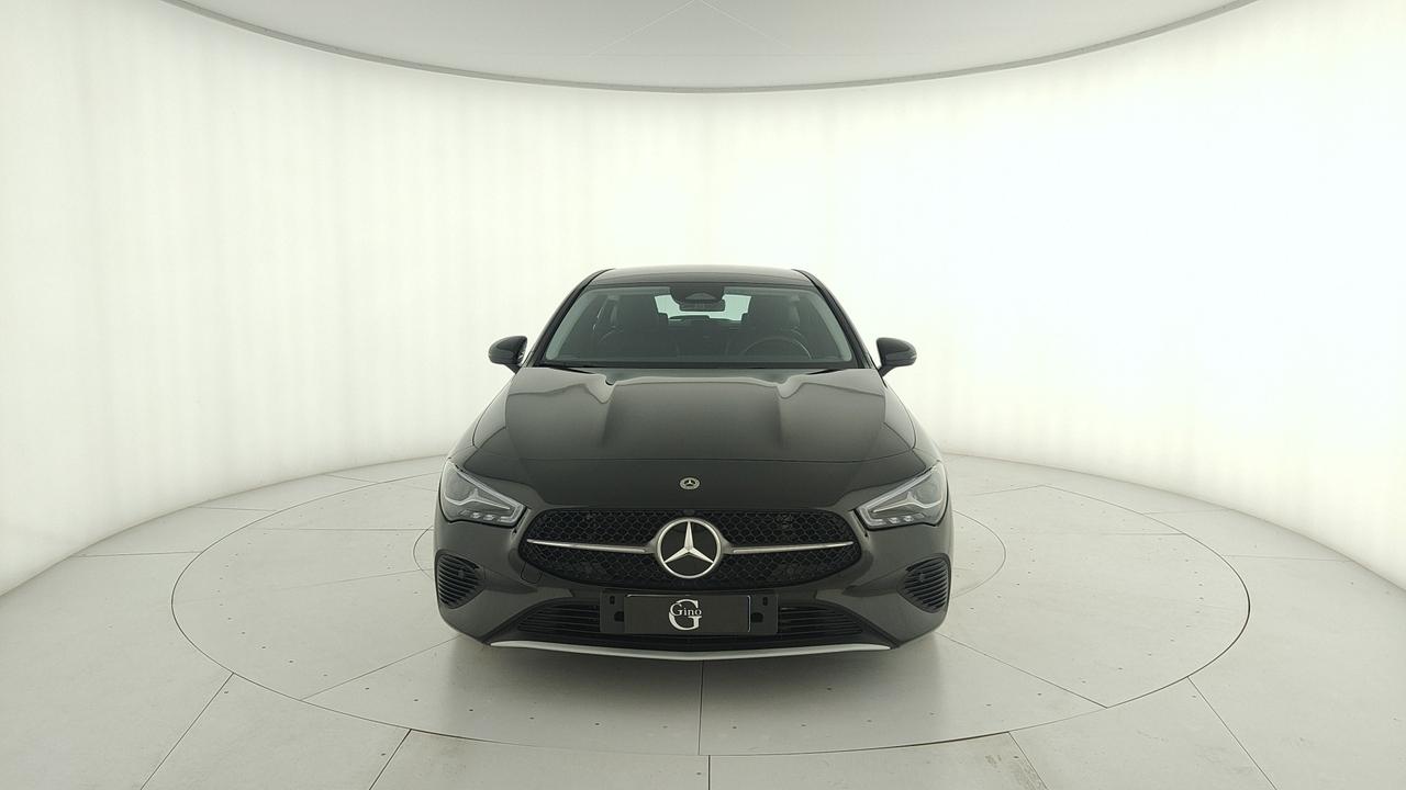 Mercedes-Benz CLA Shooting Brake 180 d Advanced auto